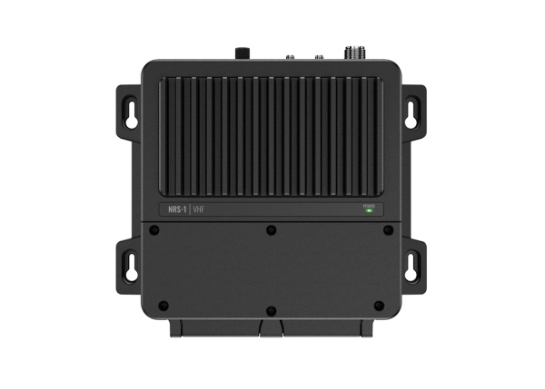 B&G V100 Black Box Marine Radio 000-15644-001 от прозводителя B&G